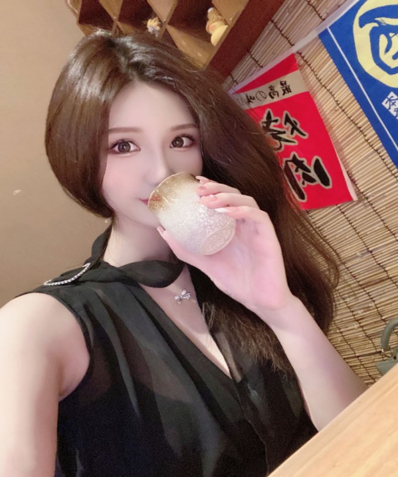 妻子在厨房被三个男人欺负的后果,今天免费高清视频观看